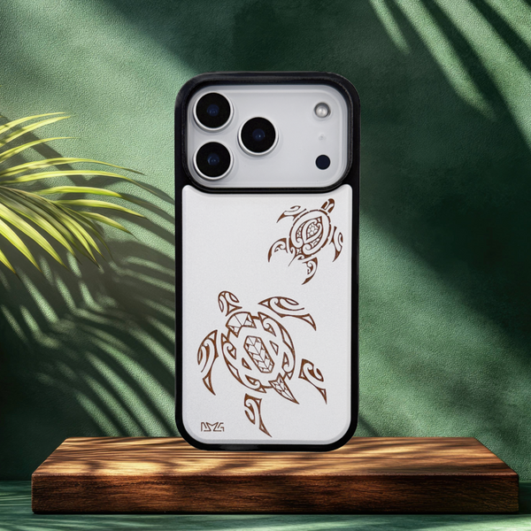 Hawaiian Sea Turtle (Honu) White Wood Case (iPhone)
