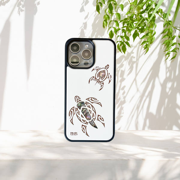 Hawaiian Sea Turtle (Honu) Rainbow Seashell White Wood Case